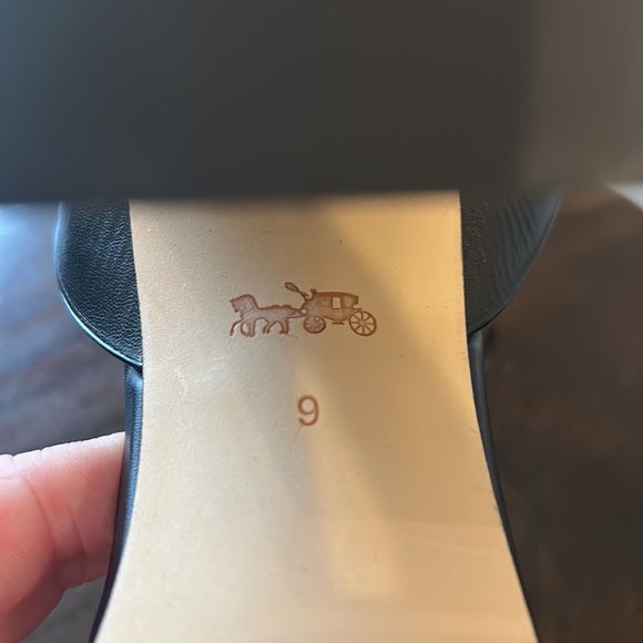 Coach Maddi sandal in unbelievably excellent condition! - Picture 9 of 16